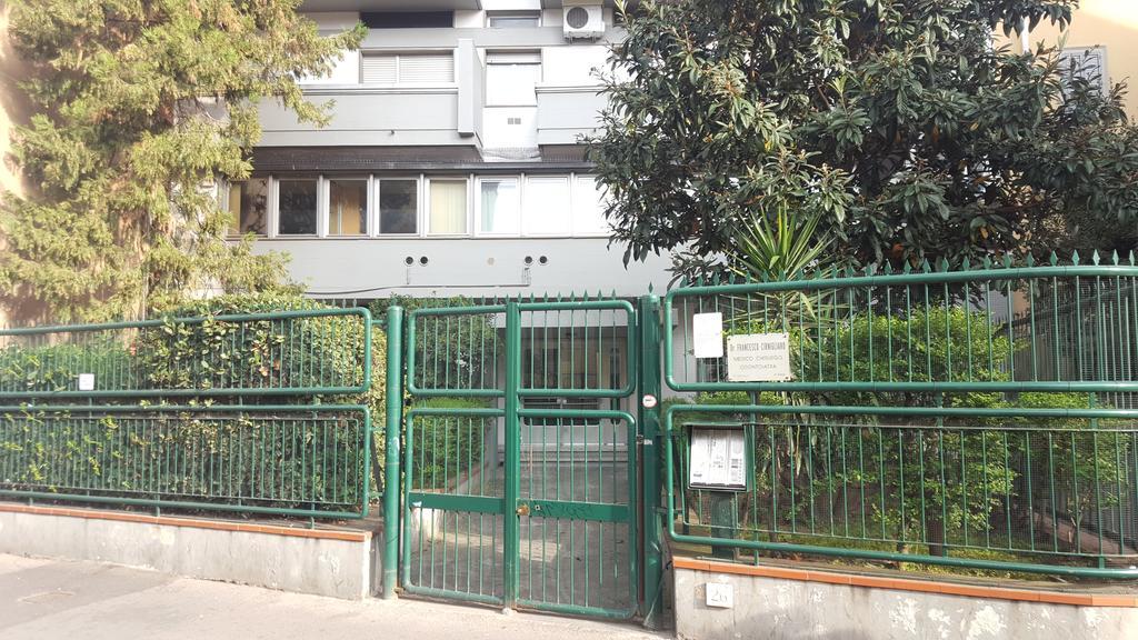 Simple Station Stay Florenz Exterior foto